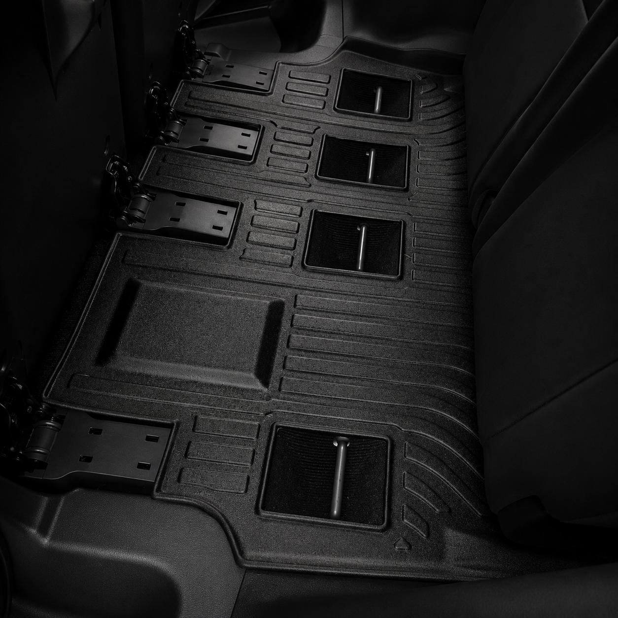 Alfombra Mitsubishi Montero Sport Ducto 2017+ Pasajeros AY